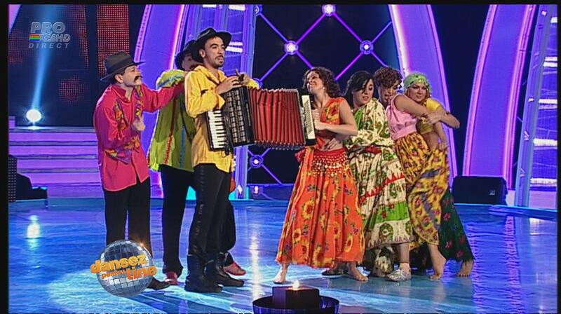 Diana şi Max, dans ţigănesc mai ceva ca-n şatră! Diana şi-a pus poalele-n cap ca o adevărată pirandă!