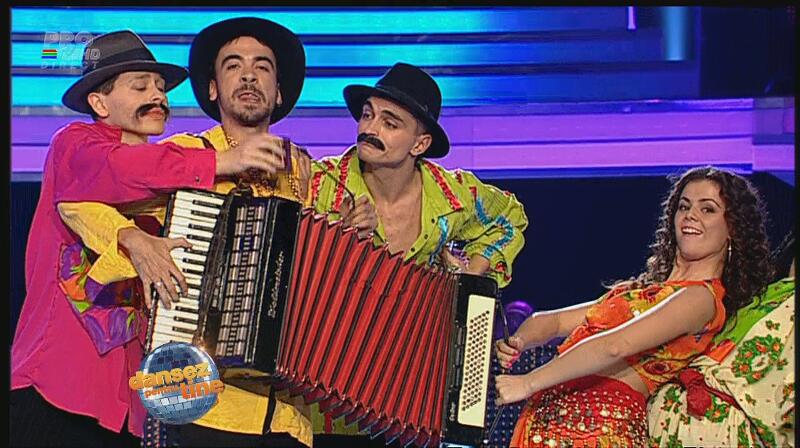 Diana şi Max, dans ţigănesc mai ceva ca-n şatră! Diana şi-a pus poalele-n cap ca o adevărată pirandă!