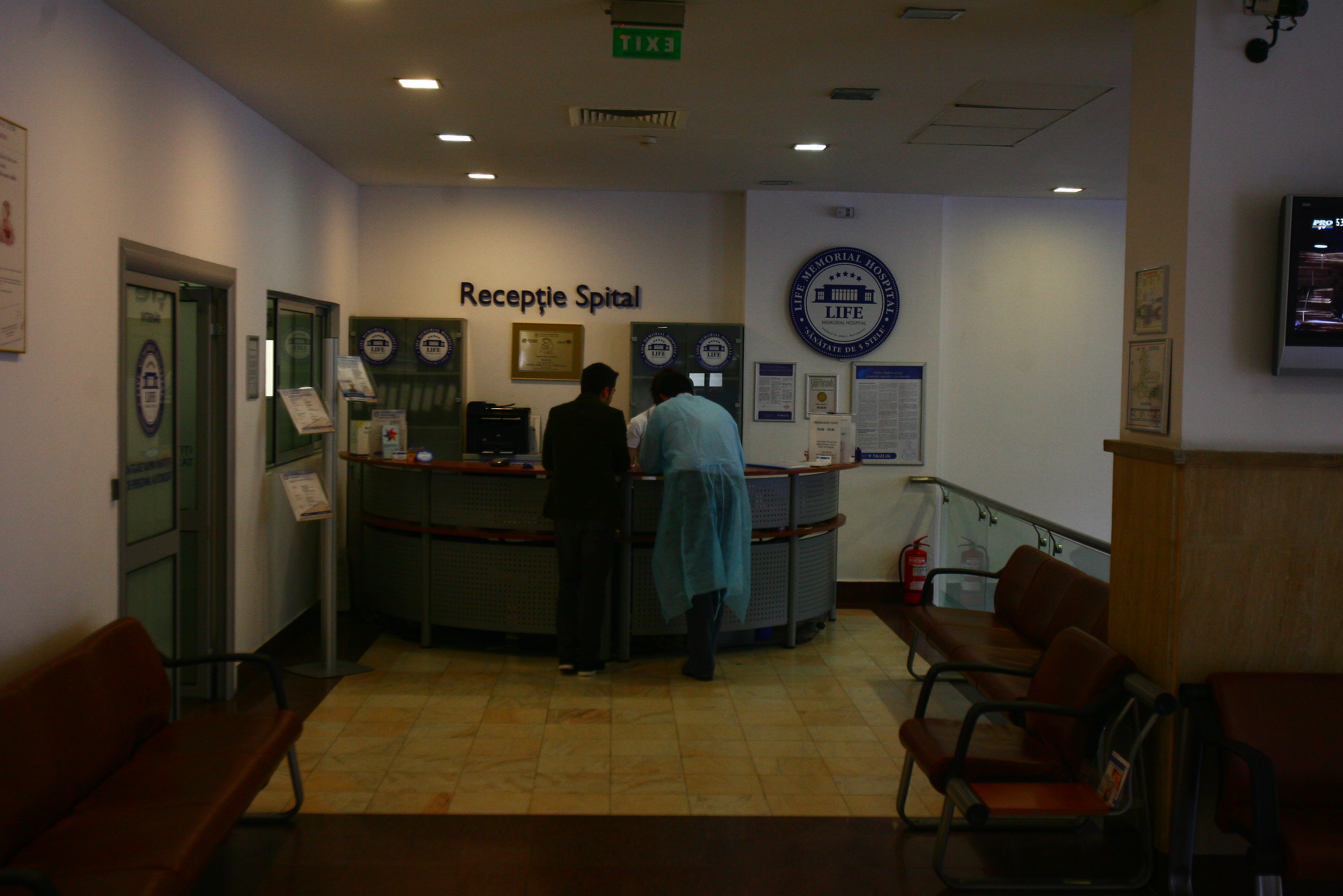 Fotografii şi declaraţii exclusive! Intră aici să vezi primele imagini cu Ellie White şi băieţelul ei în spital!