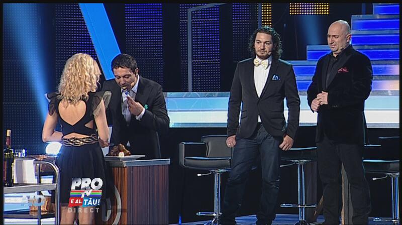 Laura Cosoi, întrunire de proporţii cu Smiley! Vezi ce schimb de replici au avut cei doi foşti iubiţi!