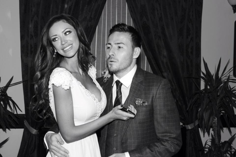 Uite cum îl răsfaţă şi-l iubeşte Bianca Drăguşanu pe Adi Cristea! Nu-i aşa că-s drăguţi împreună?