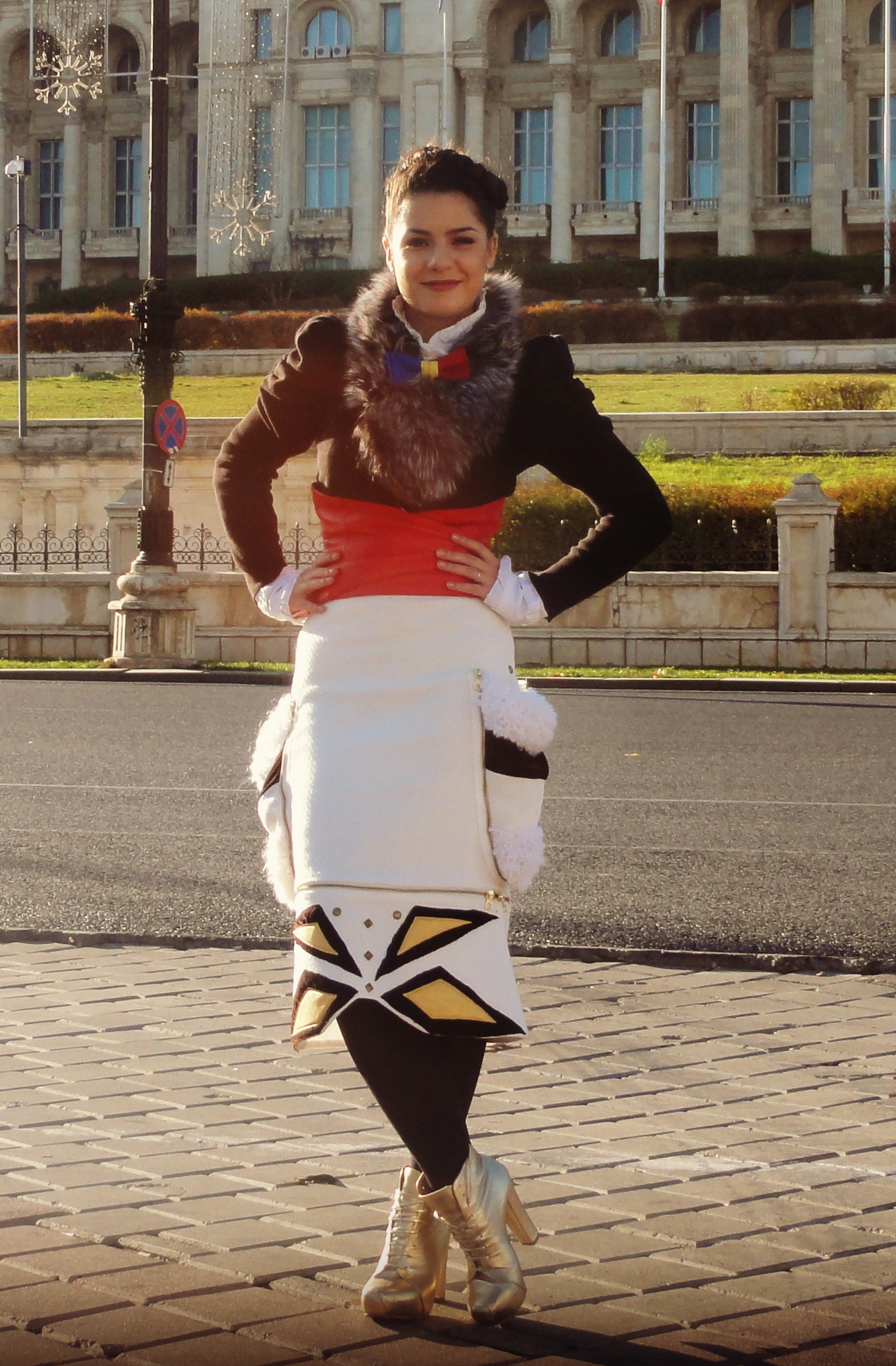 VJ Oana Tache de la MTV, ţinută 100% made în România, de 1 Decemrie! Ce părere ai de stilul ei, îţi place?