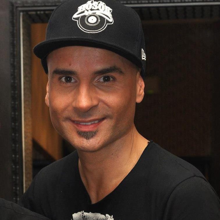 Zara crede in Mos Gerila si pe Mos Nicolae il vede sprinten si atletic