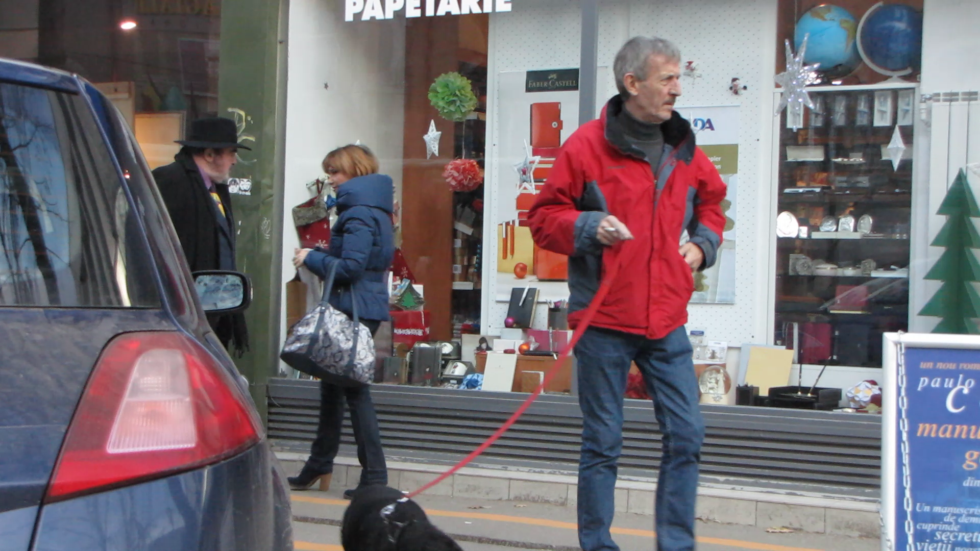 Marina il remarca pe George Stanca insa nu se opreste sa-l salute ci isi continua drumul