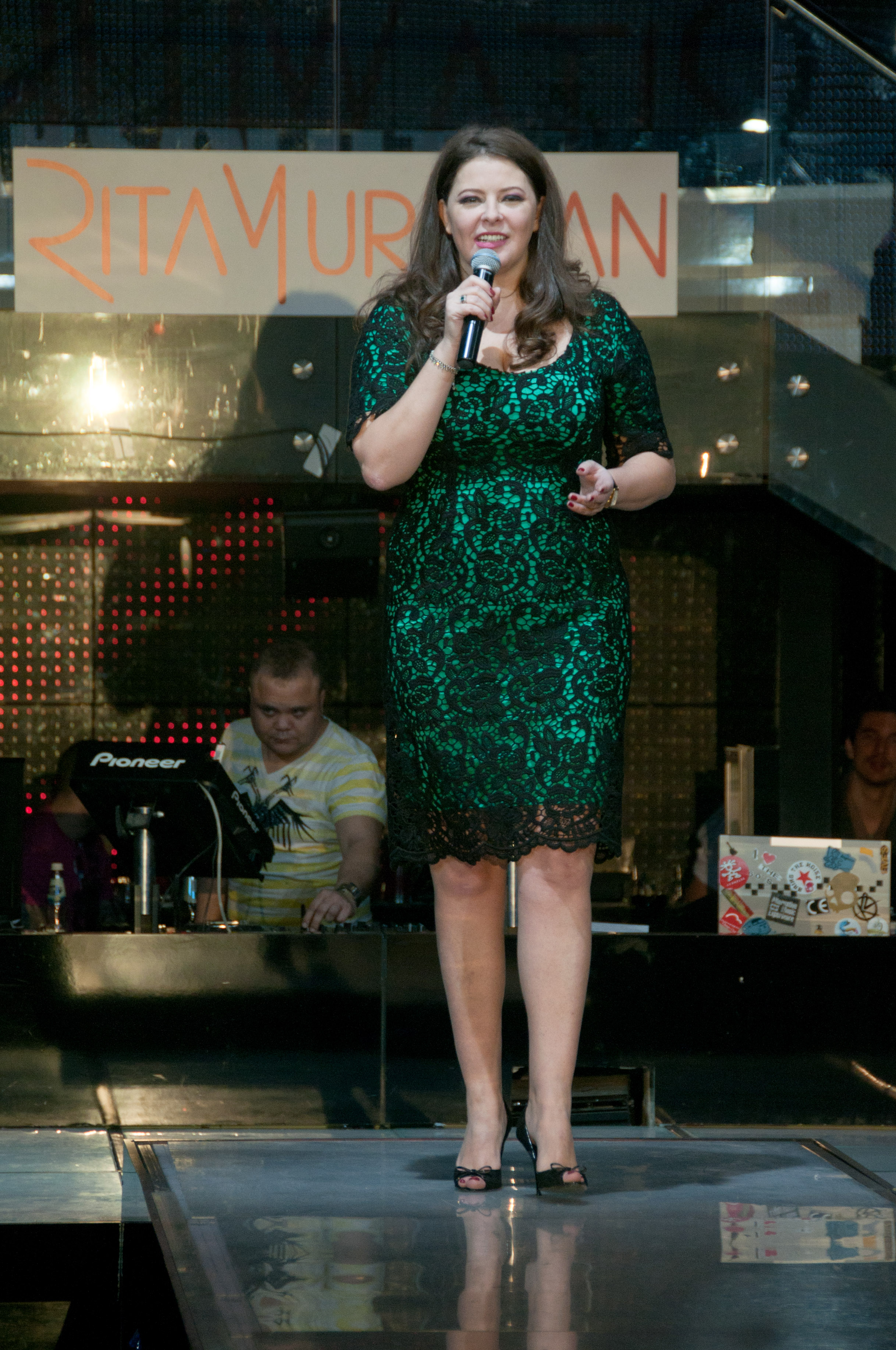 Machiata si aranjata, Rita a fost numai un zambet, anul trecut, la ziua ei, in totala discrepanta cu atitudinea ei de acum