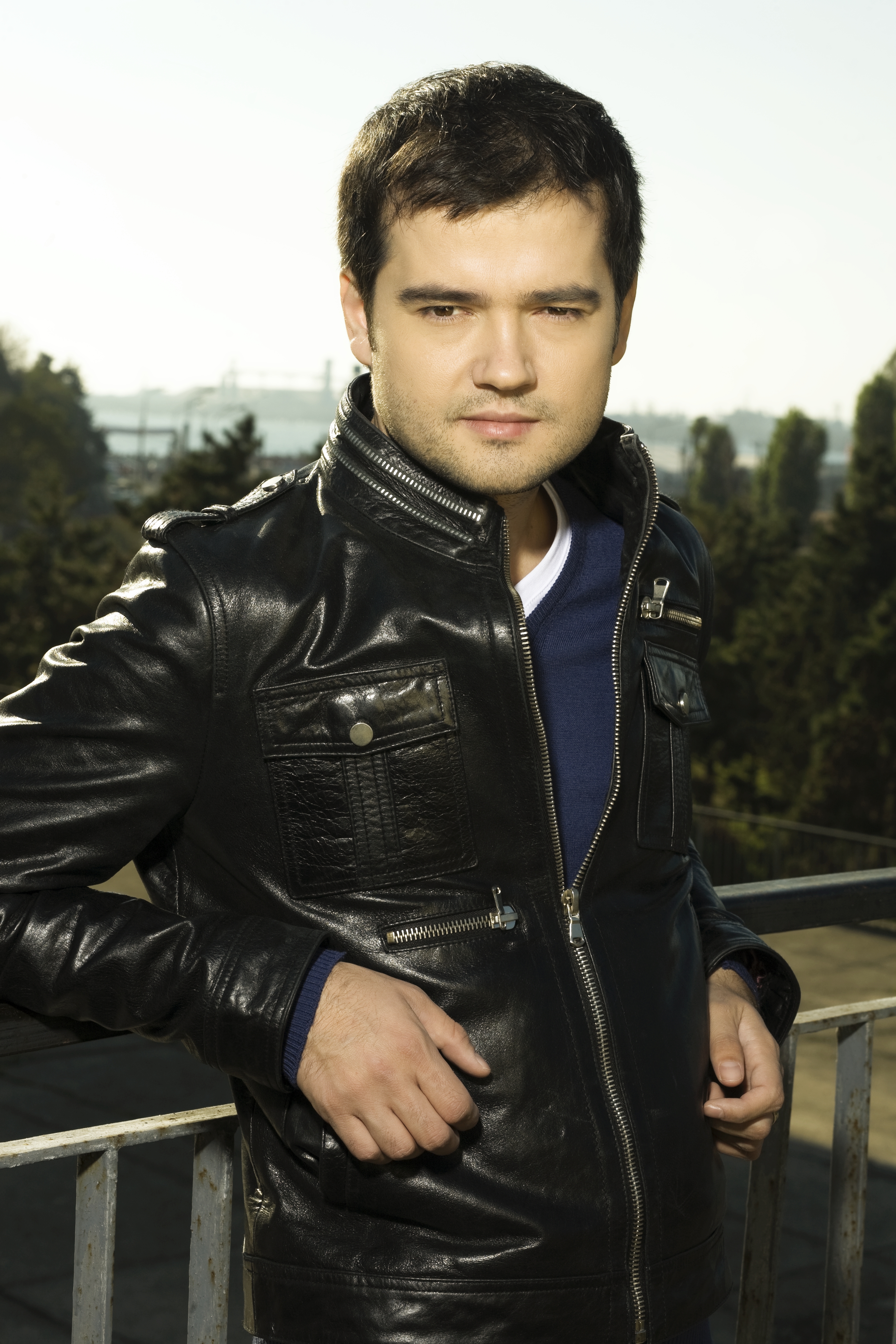 Laurentiu Duta, compozitorul piesei cantate in duet cu Elena Gheorghe, si-a impins fetita catre muzica