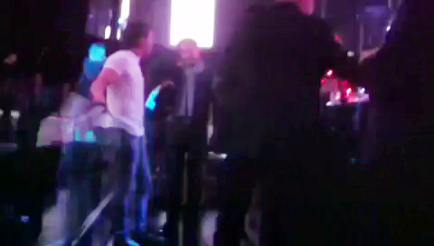 In timp ce Pepe se sprijinea de o balustrada, Varciu executa toate dansurile