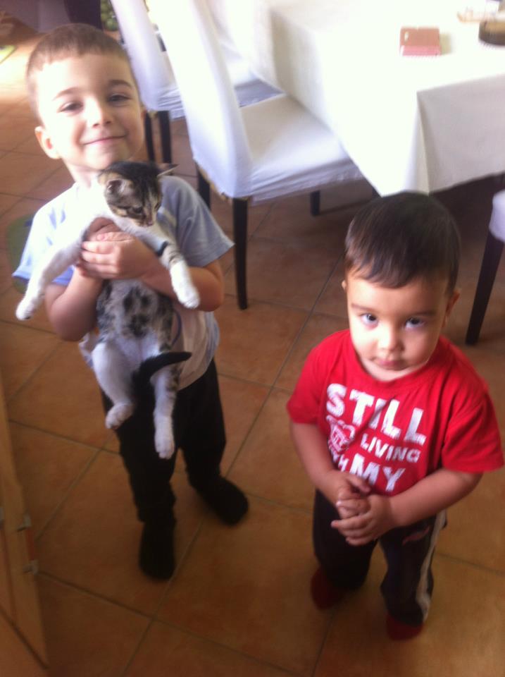 Maximus Prigoana este mai mare cu trei ani ca Eduard Prigoana, fratele sau