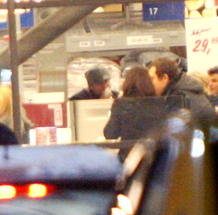 Primul hot-dog a fost infulecat inainte de a fi platit