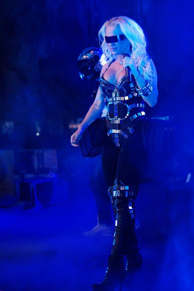 Cantareata este recunoscuta ca fiind o adepta a stilului artistei Lady Gaga