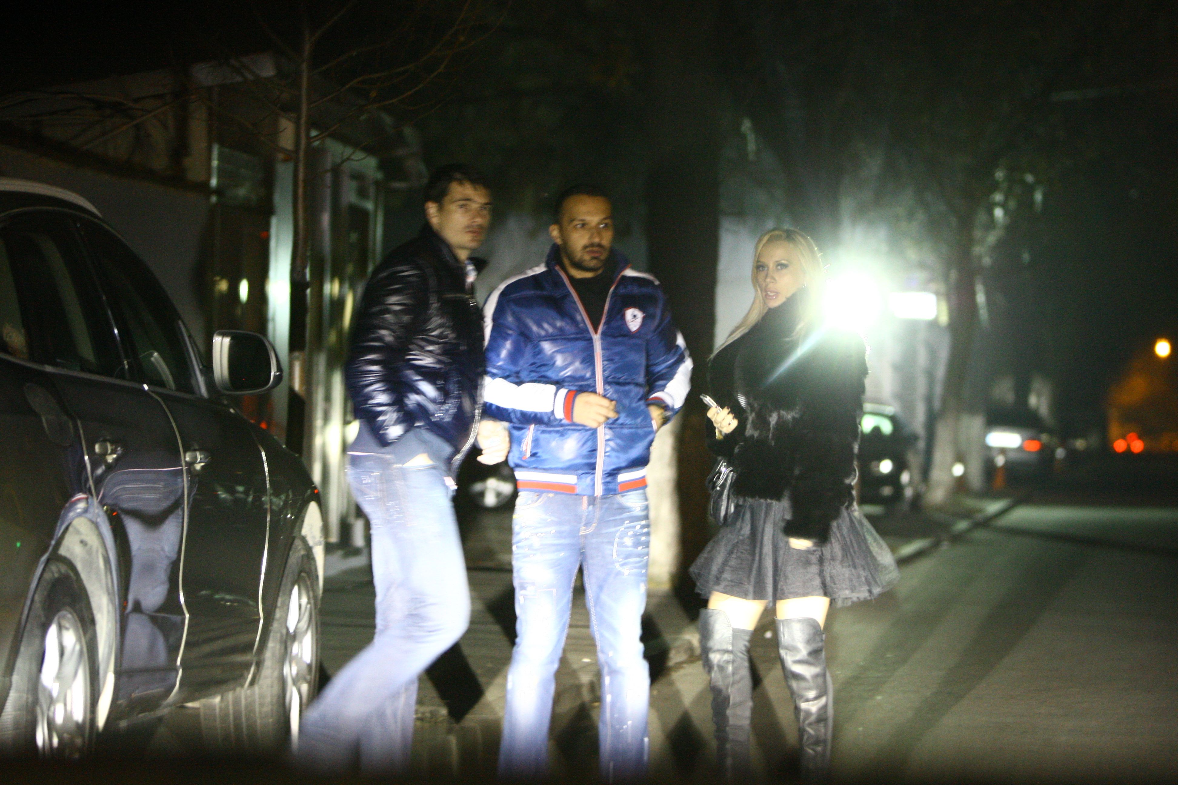 Vineri seara, blonda a iesit cu un fost prieten, cu care s-a certat si impacat de mai multe ori de-a lungul timpului