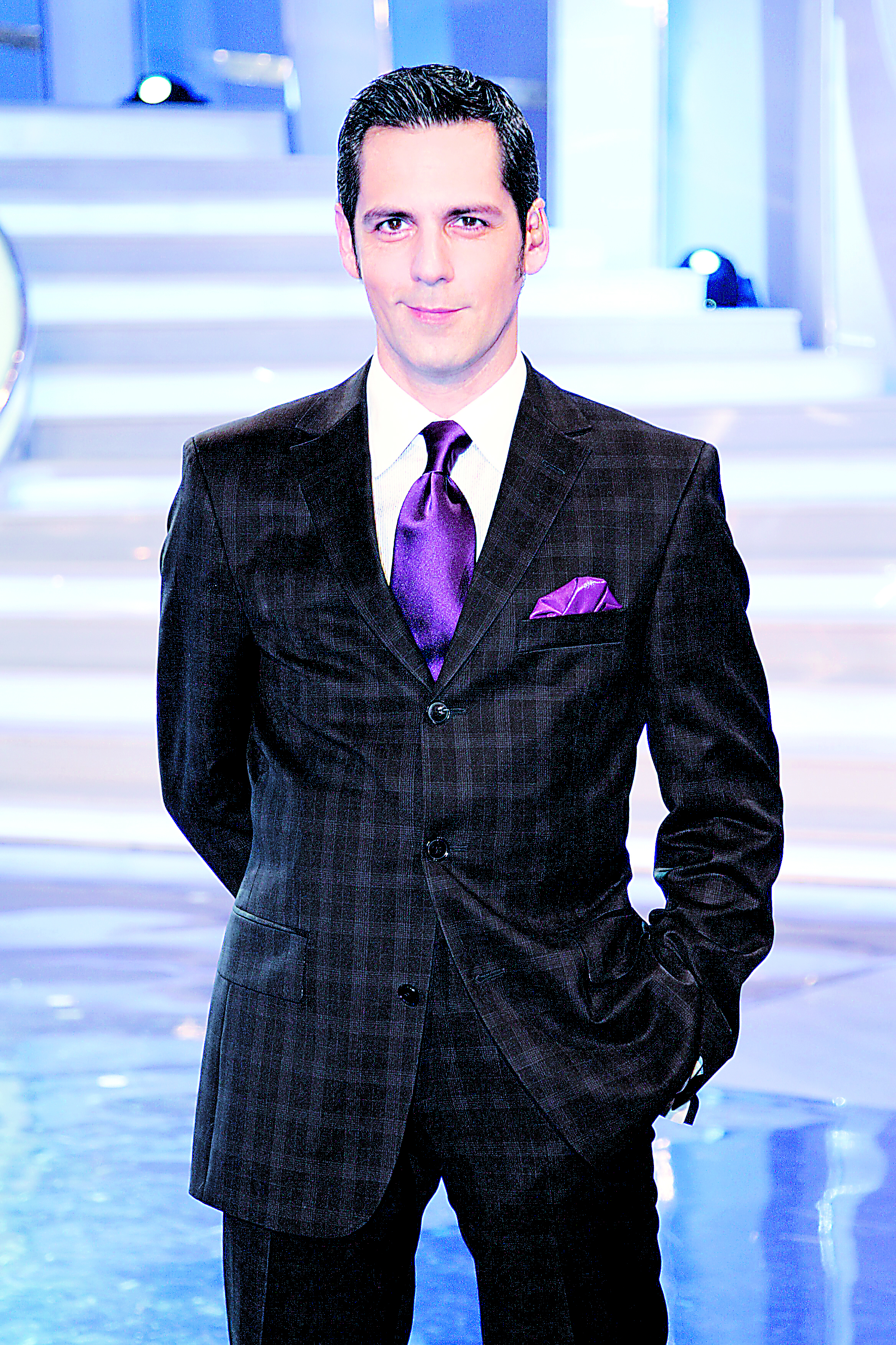 La toate aparitiile publice, Banica este foarte atent la tinuta