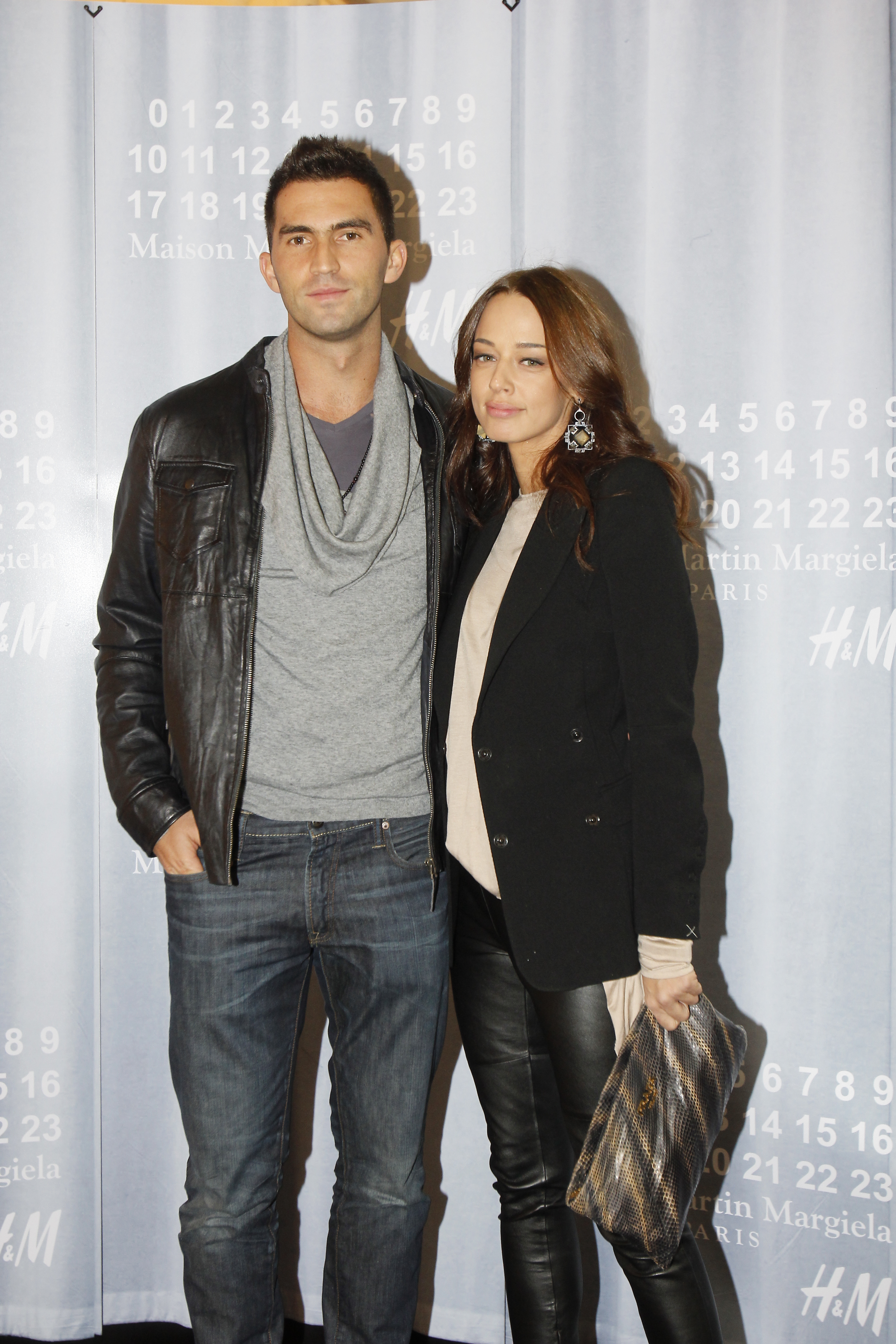 Andreea a scris toata seara mesje de dragoste iubitului ei Horia Tecau