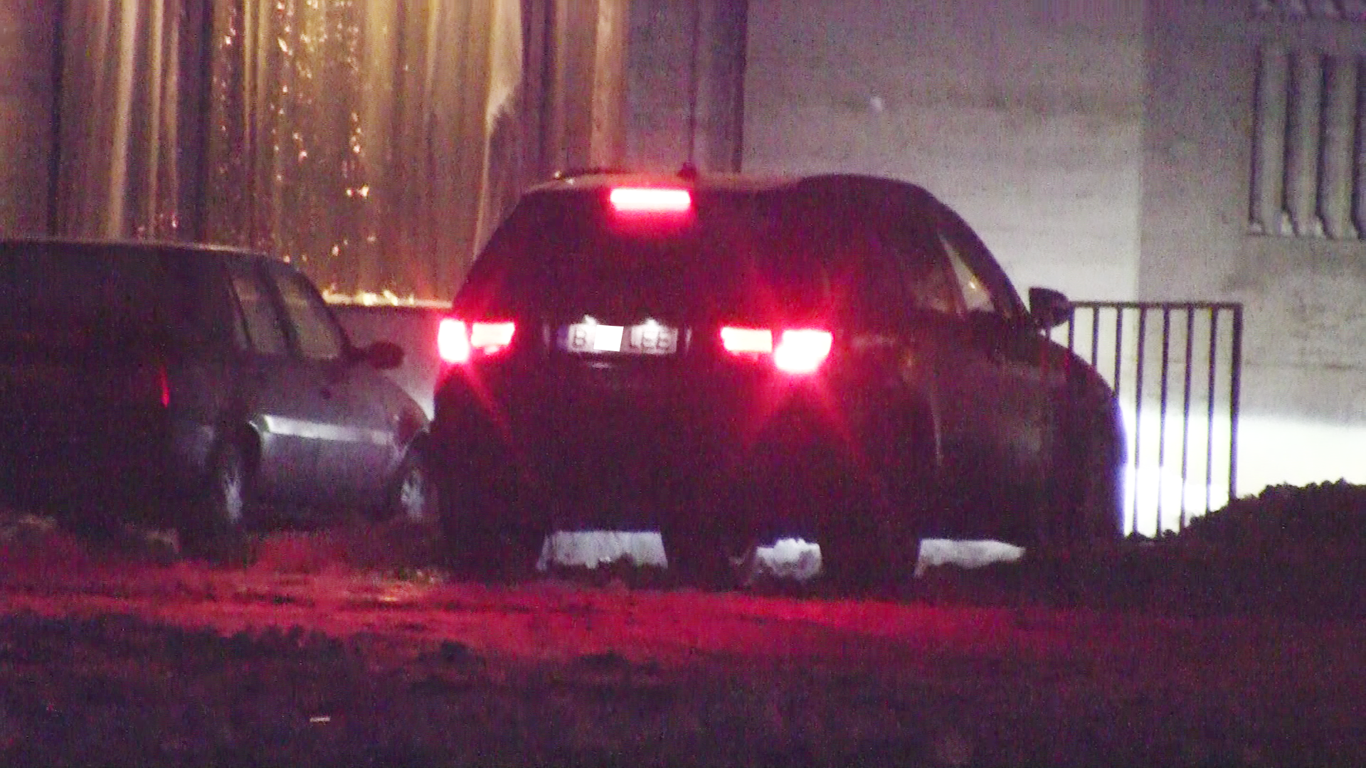 Pentru ca are un autoturism cu multi cai putere, solistului i-a fost usor sa iasa din nametii de zapada