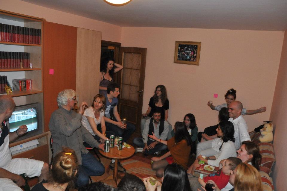 Actorul Mircea Anca si sotia sa obisnuiesc sa-si cheme studentii acasa, pentru pregatire