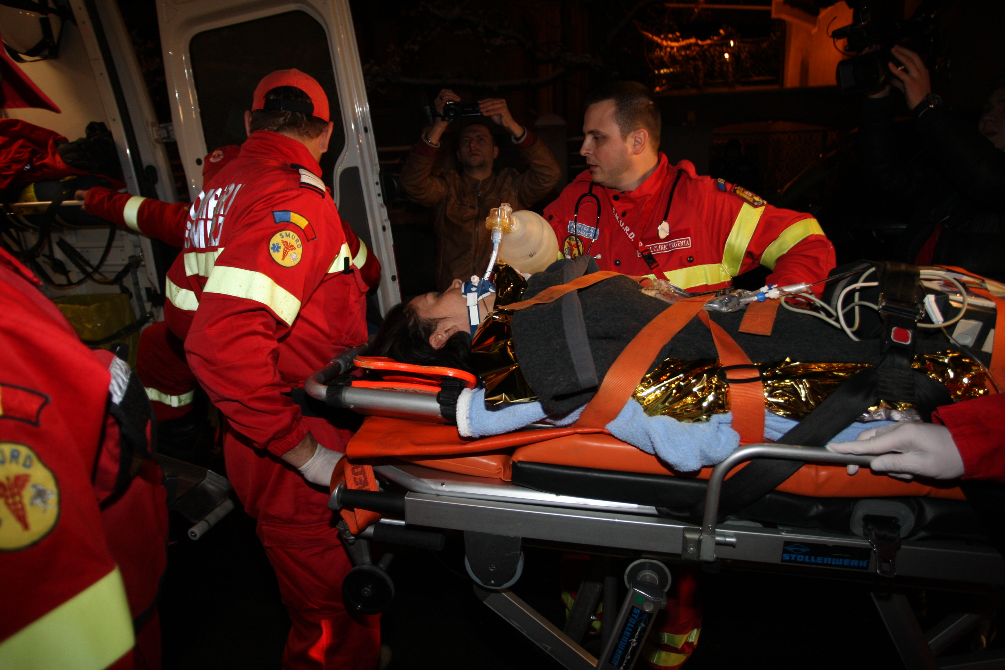 Zavo a fost transportata cu targa, la spital, marti seara, la numai 24 de ore dupa ce s-a externat pe propria semnatura