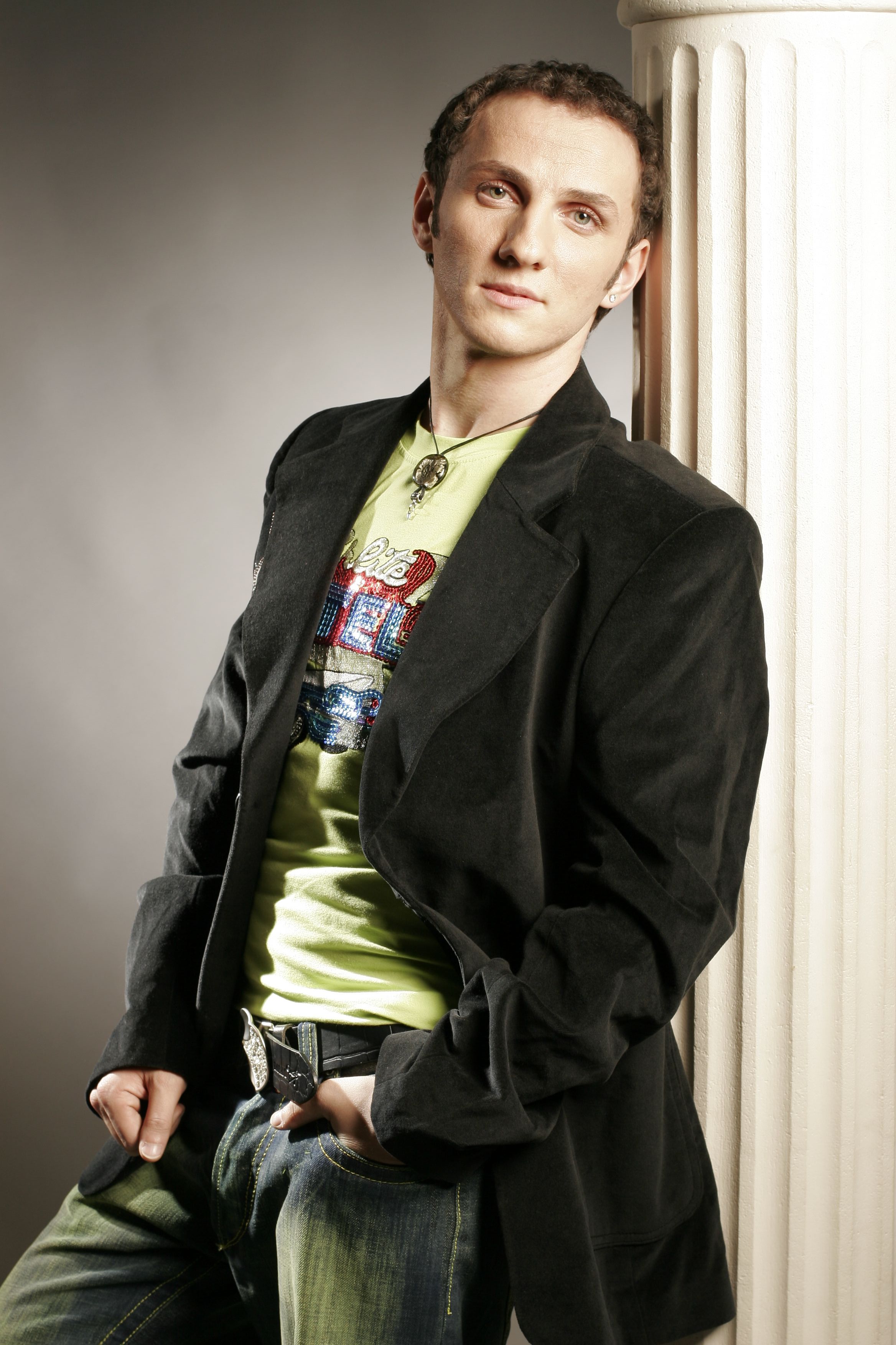 Mihai Traistariu este necajit din cauza fratelui sau, al carui comportament nu reuseste sa-l inteleaga