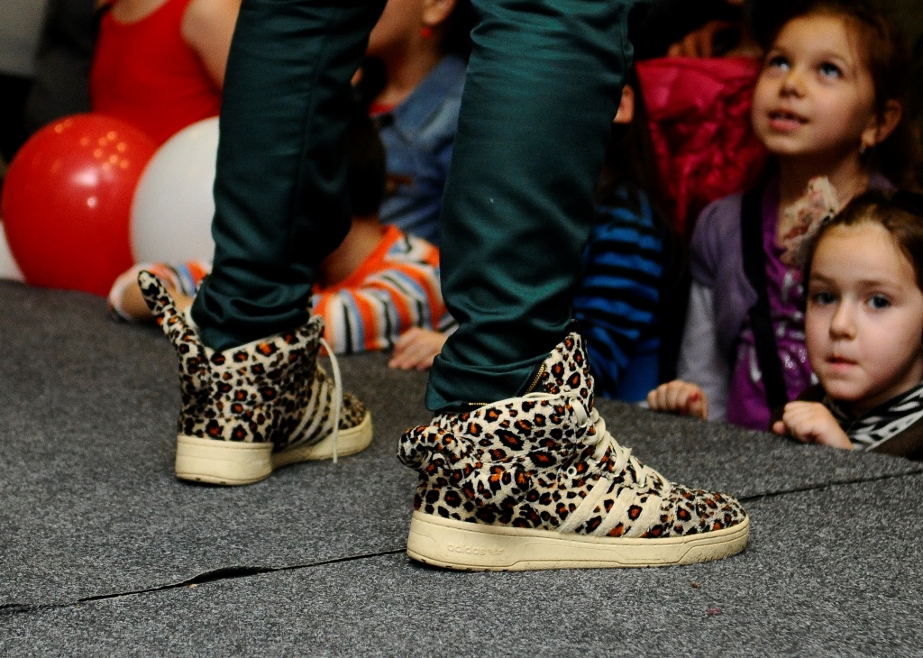 Alex Velea, Moş Crăciun în roller coaster! “Femeile mă vor sub bradul lor!”