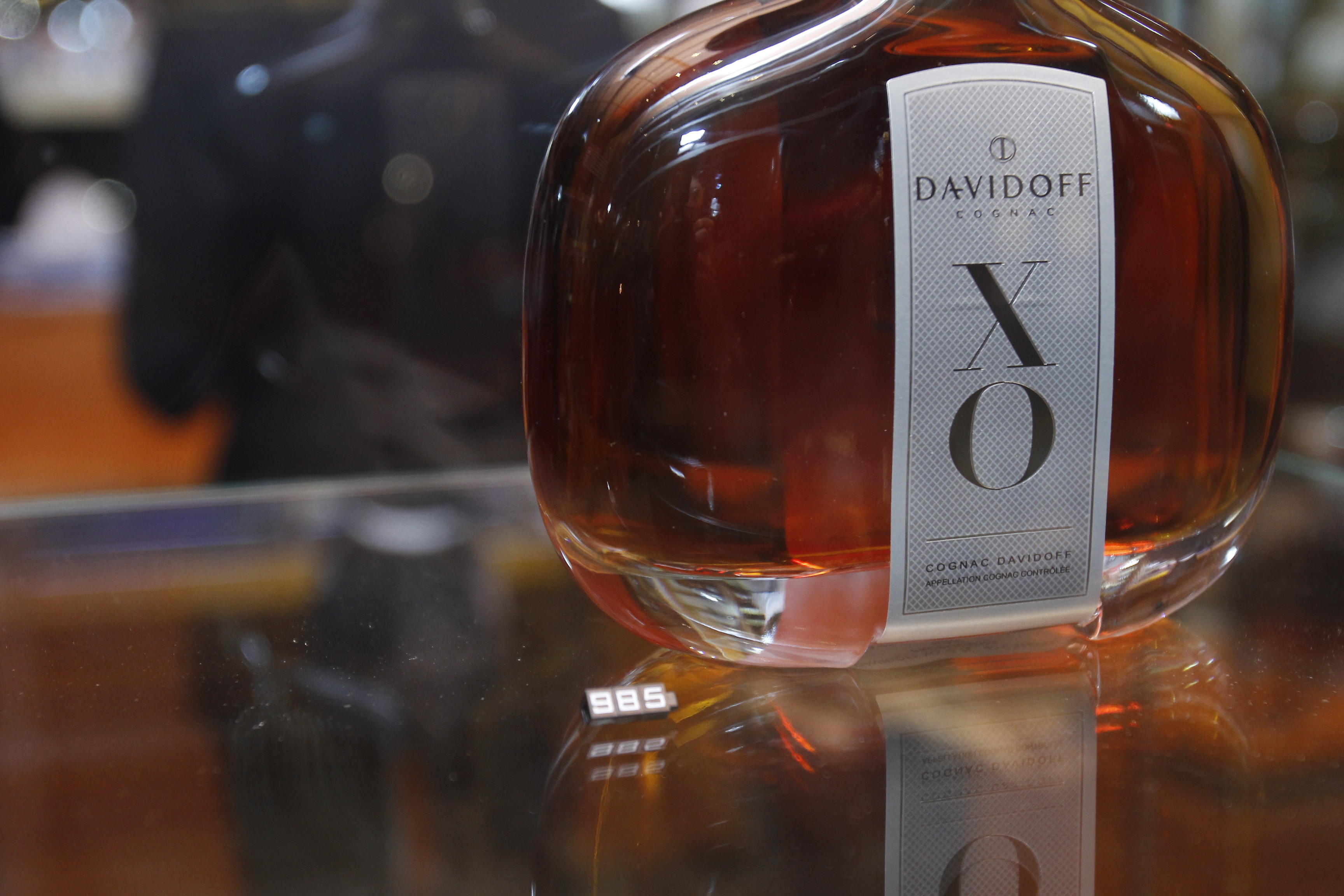 magazinul dispune si de o gama larga de bauturi alcoolice potrivite pentru impatimitii de tigari de foi