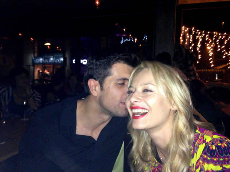 Cosmin a curtat-o zece ani