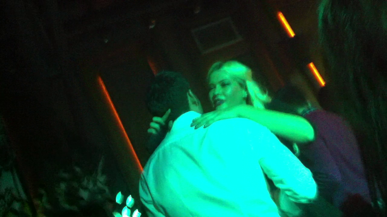 Cristea a abordat-o pe Lavinia intr-un club din Capitala.