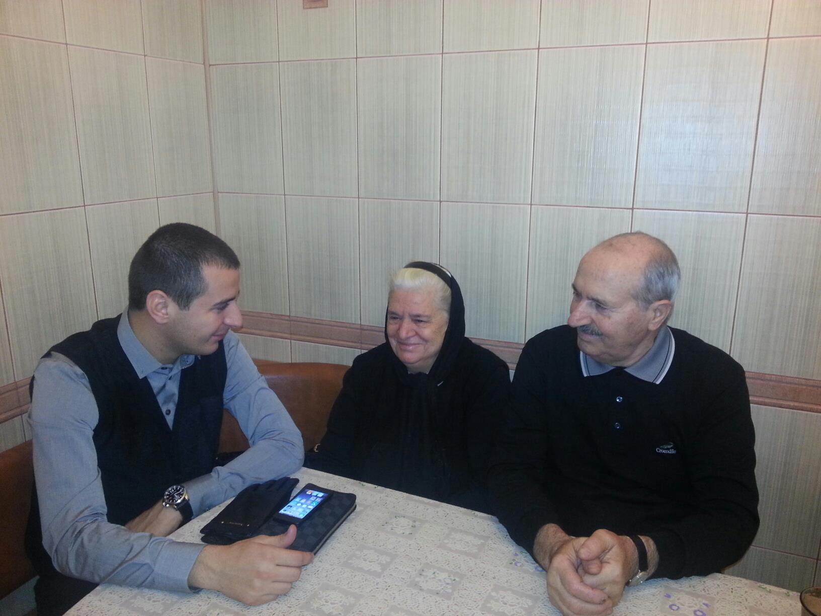 Ianis s-a intors in tara pentru a petrece Craciunul alaturi de bunicii lui din Constanta