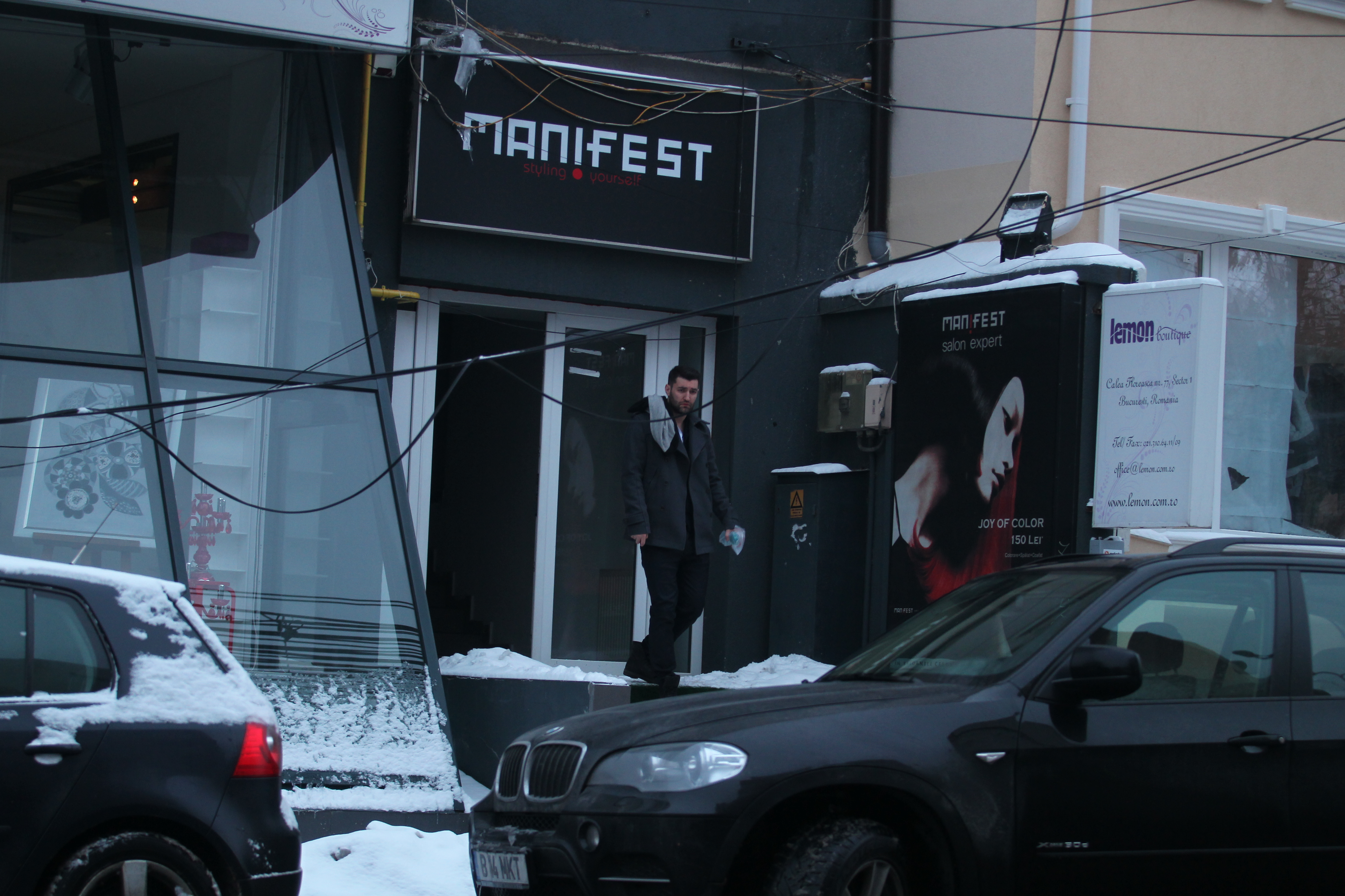 Dupa doua ore de petrecut la coafor, Smiley iese multumit de rezultat