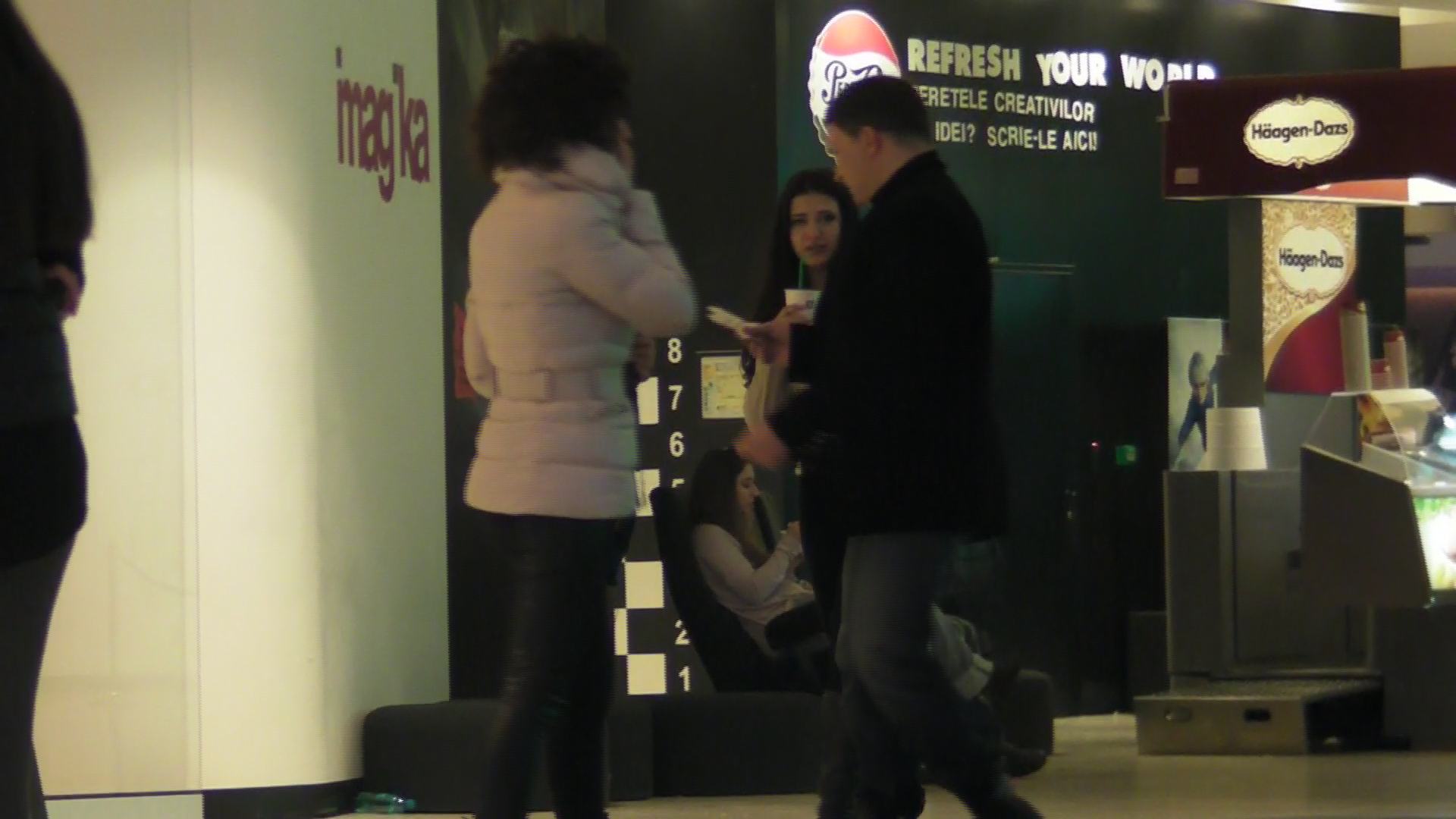 George a cumparat biletele la film, insa comportamentul lui ulterior a lsat de dorit