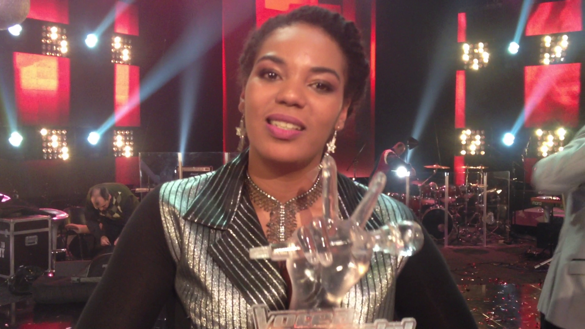 Julie a multumit prin intermediul CANCAN.ro tuturor celor care au votat-o la 