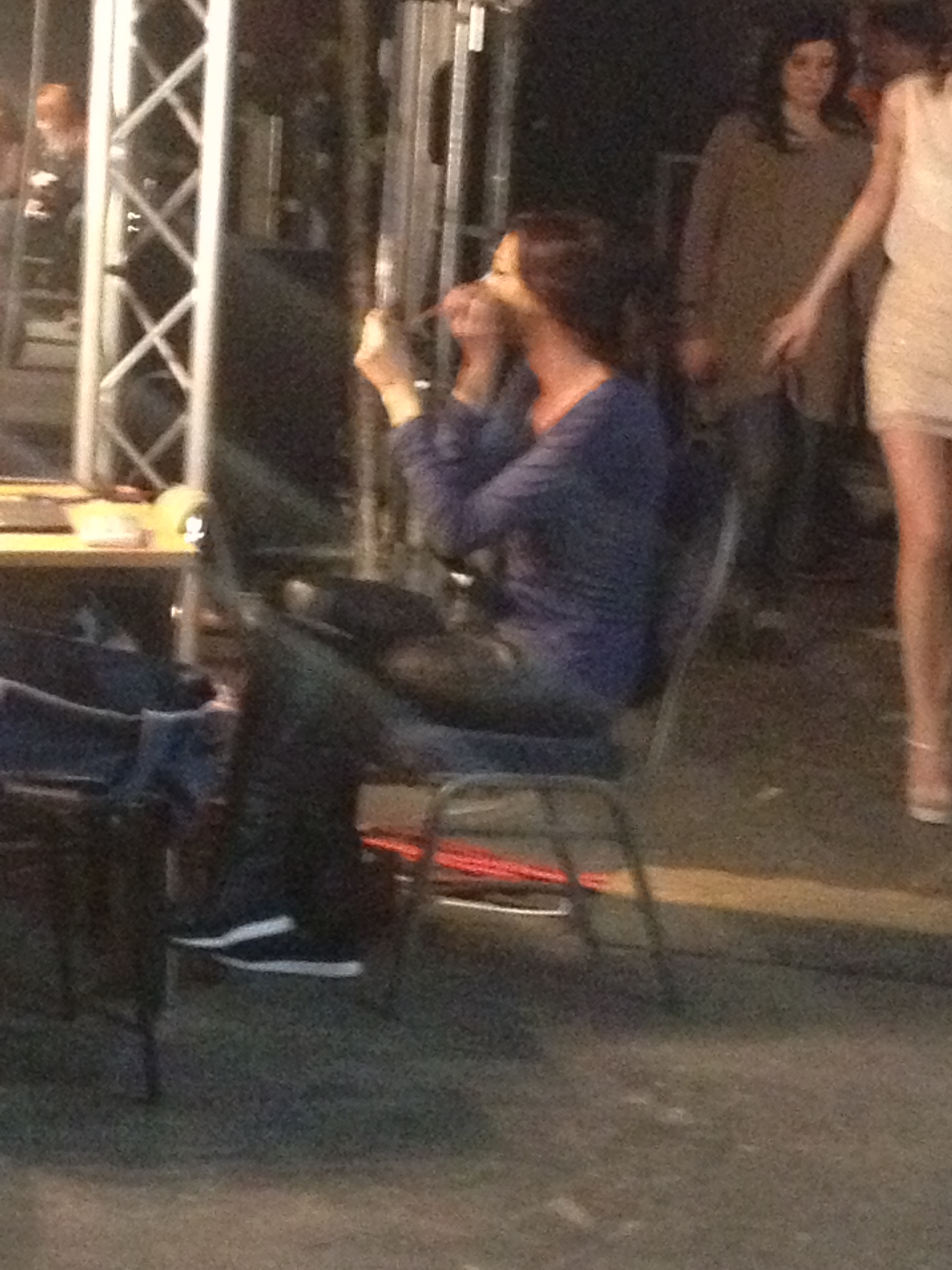 Dana s-a machiat si aranjat singura