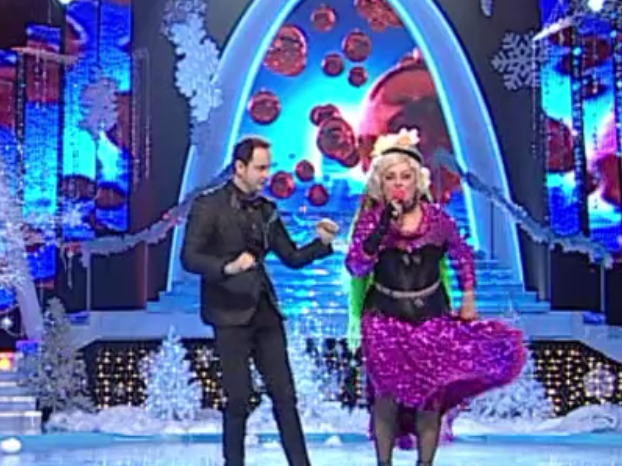 Incendiar! Pe asta n-ai să crezi că e pe bune! Laura Lavric, schimbare majoră de look la Revelion - s-a transformat în Loredana!