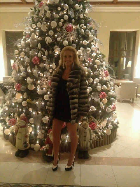 Vica a purtat o haina din blanda de chincilla de peste 10.000 de euro, in noaptea de Revelion