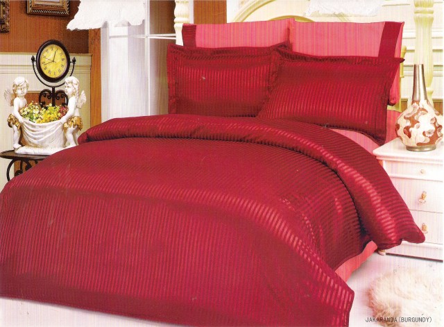 Anul acesta, artista a achizitionat special pentru prima seara din an, un asternut de culoare rosie