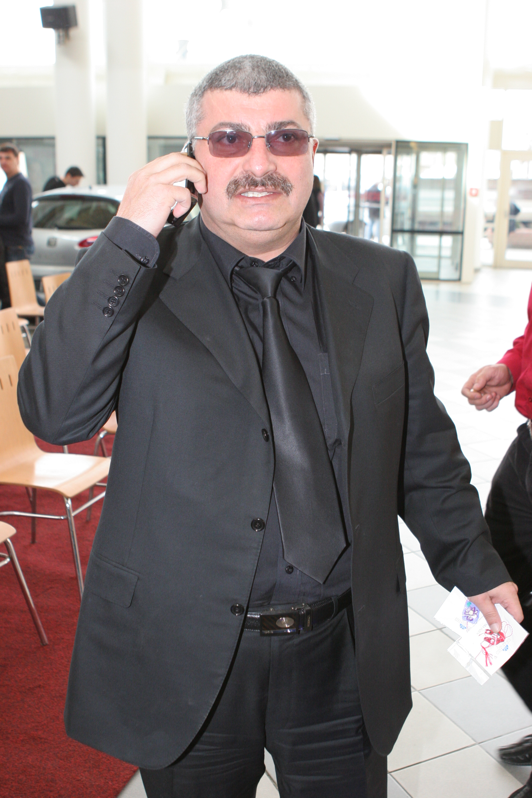 Fostul politician este hotarat sa nu dea niciun pas inapoi in fata sotiei sale