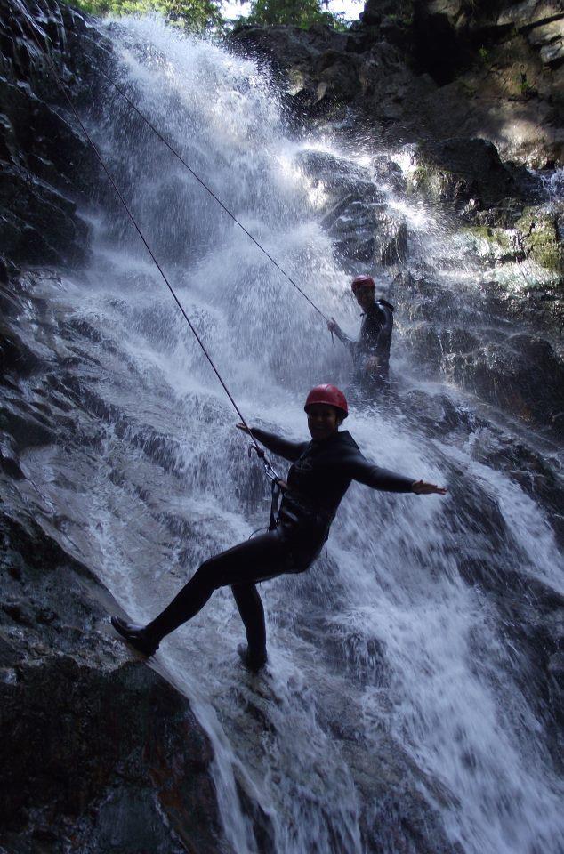 Vara, artista practica sporturi usor periculoase care necesita mai mult antrenament.