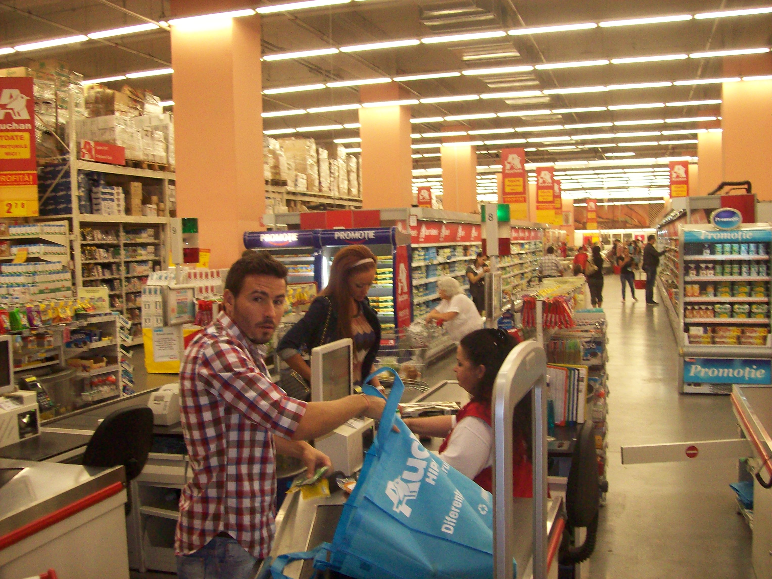 In trecut, Dragusanca obisnuia sa mearga la magazin alaturi de Adrian Cristea