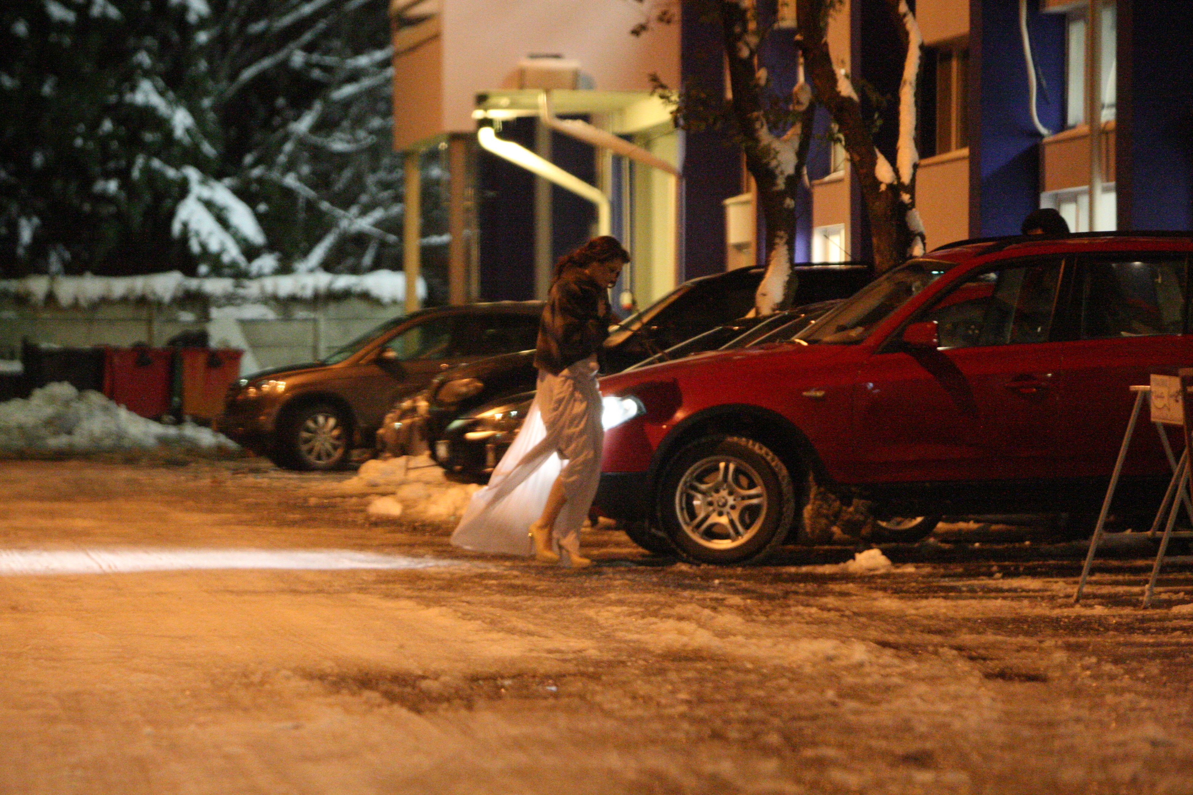 Incordata, Lazarut incearca sa-si tina echilibrul pe gheata deja formata