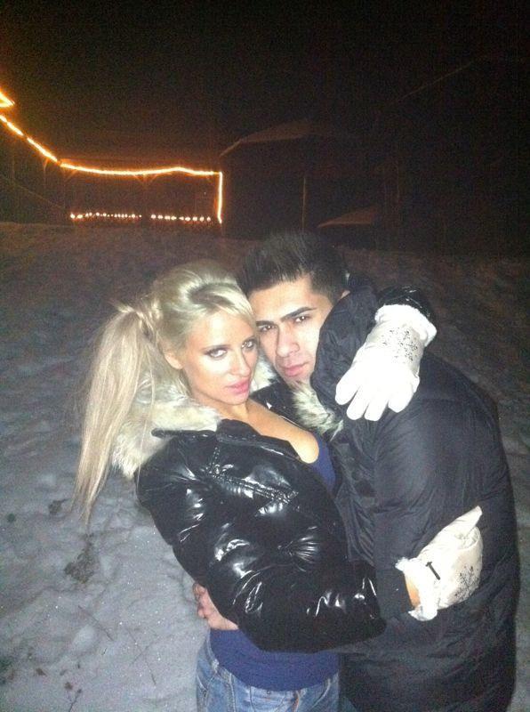 Prietenele Sanzienei au incercat pe toate caile sa o gaseasca, pur si simplu a disparut