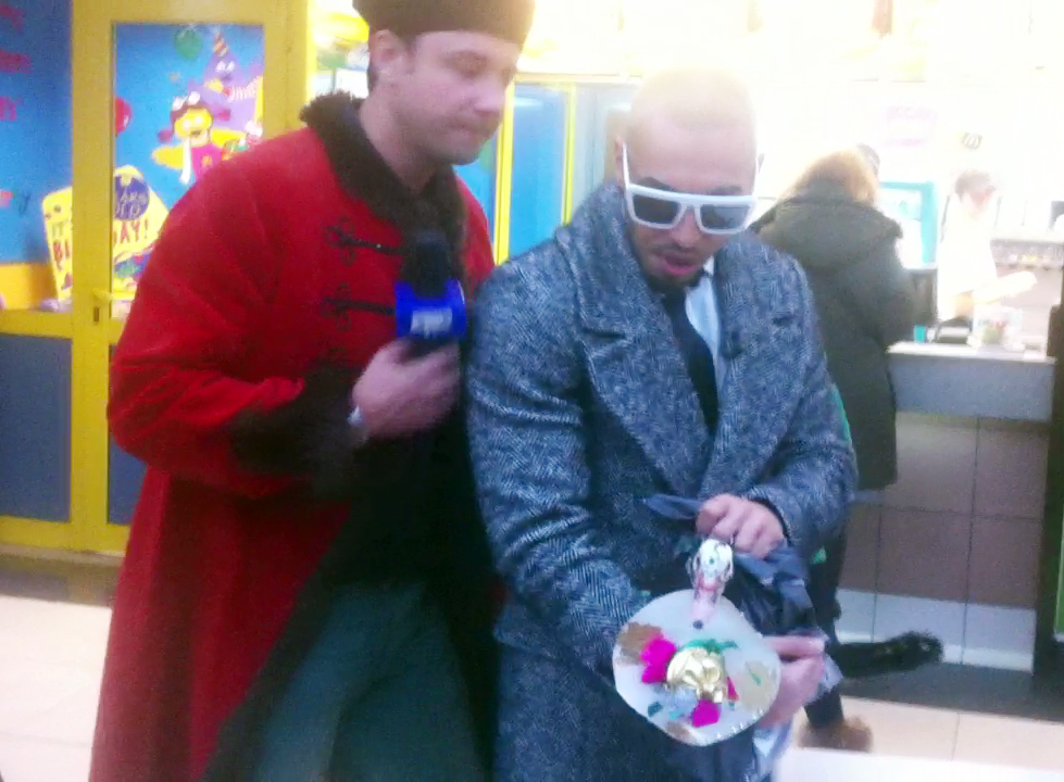 Alex Velea vrea sa fie si mai si decat toti, asa ca si-a luat o rata de companie care macane de zor