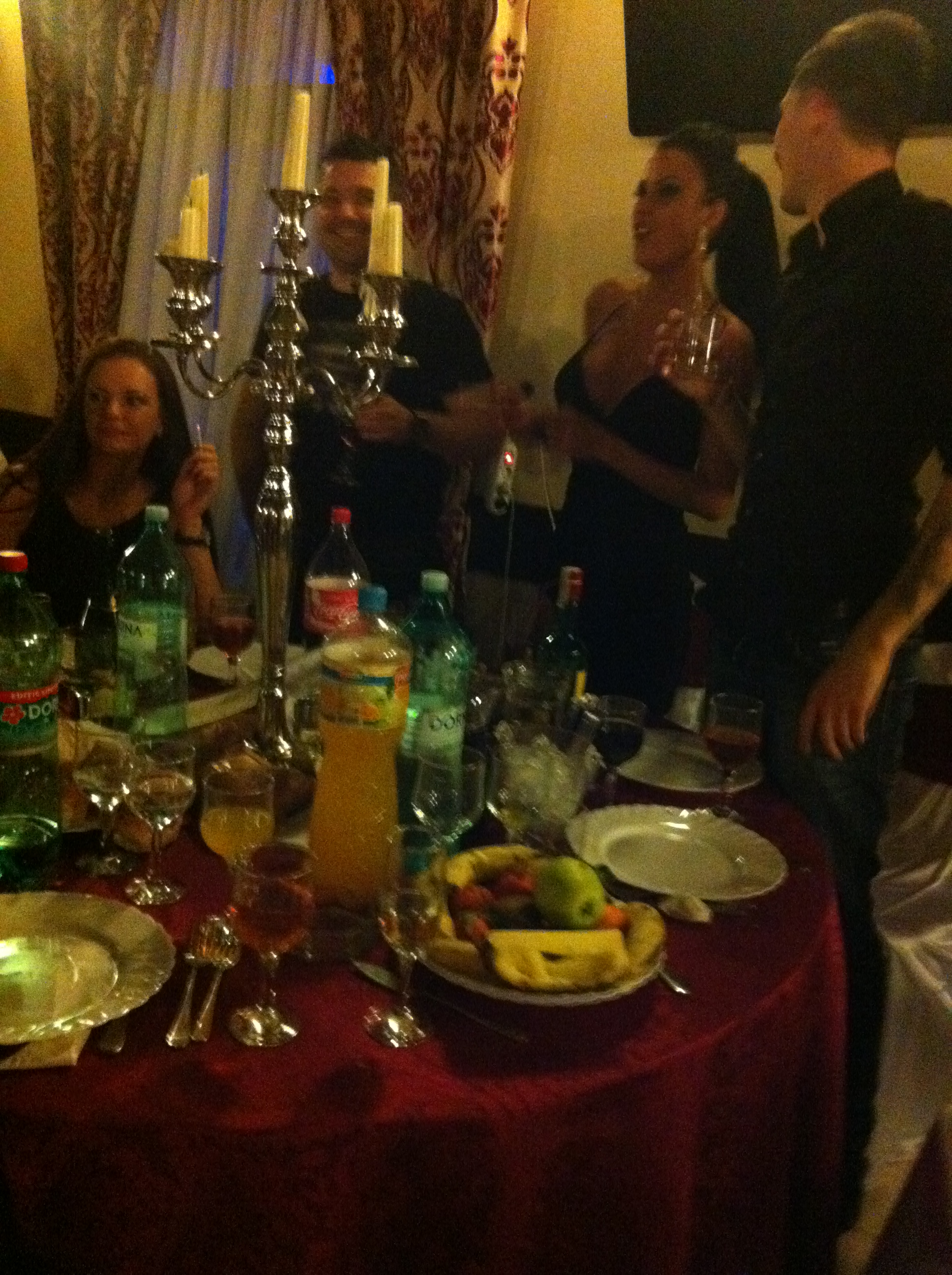 Cruduta si Nila au petrecut Revelionul impreuna, intr-un restaurant din Craiova