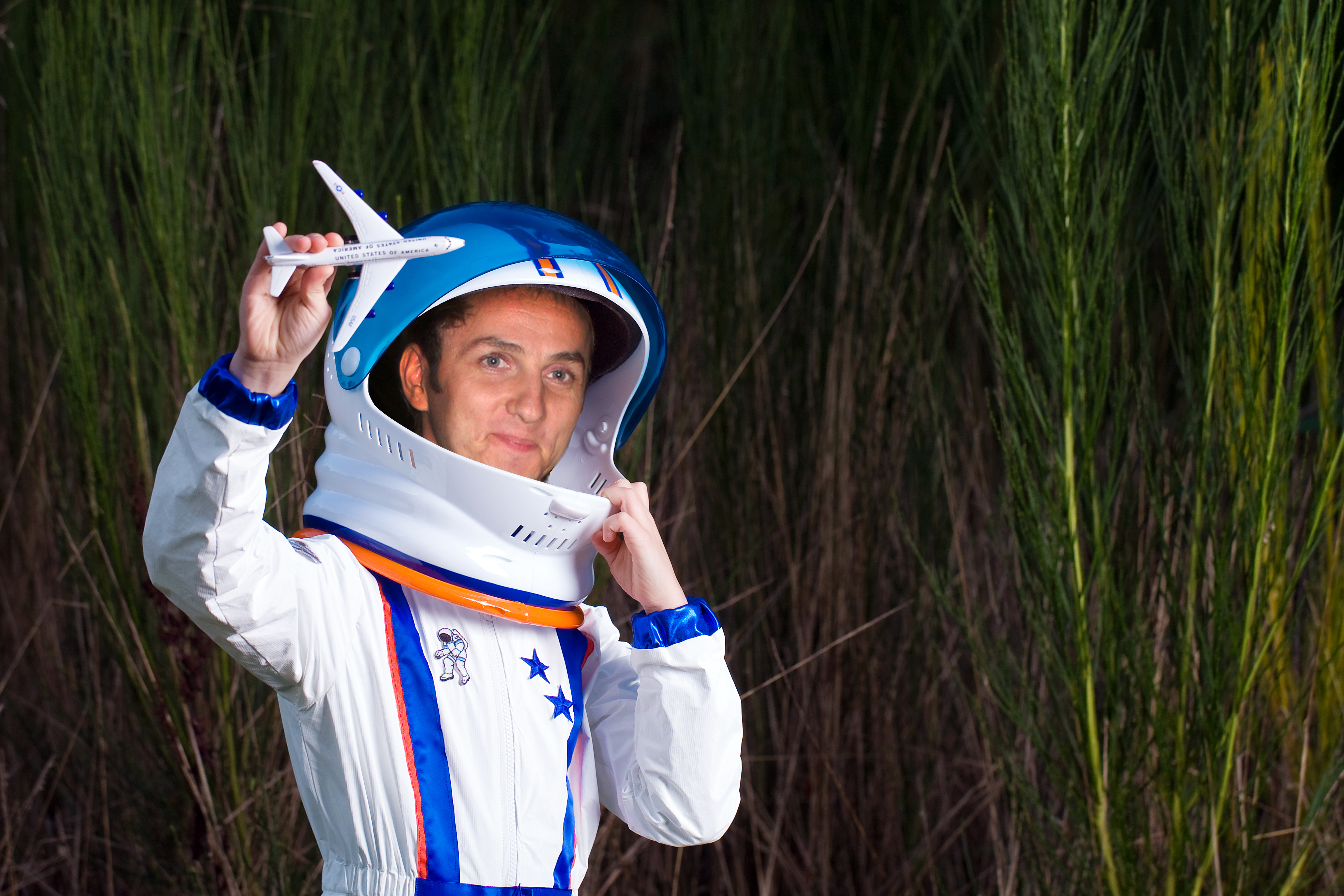 Asa se va echipa artistul inainte de a pleca pe Marte