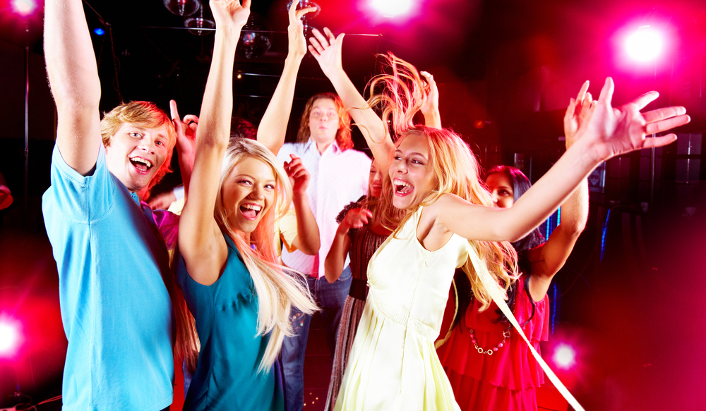 Pepe isi iubeste viata si vrea sa o traiasca la maxim, din pacate si-a pierdut increderea in femei