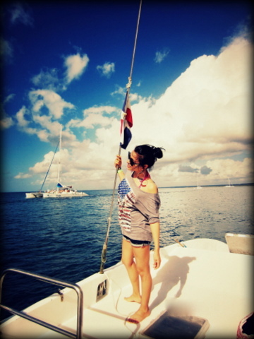 Imagini incendiare din vacanţa Corinei Caragea! Uite ce frumoasă şi sexy e bruneta! Vă place sau nu?