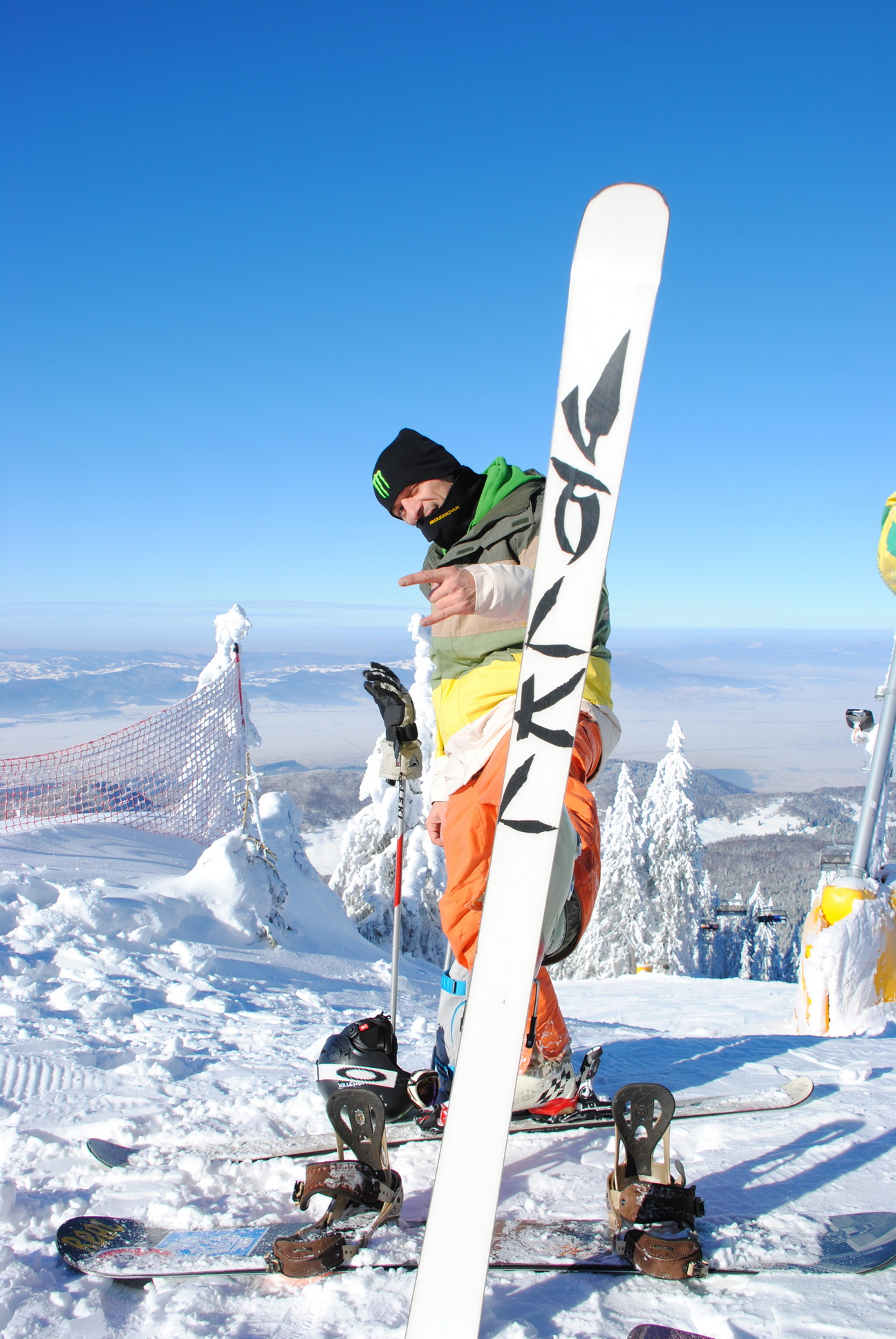 George Vintila si-a petrecut vacanta la schi, in Poiana Brasov! Uite ce frumos s-a distrat omul de radio!