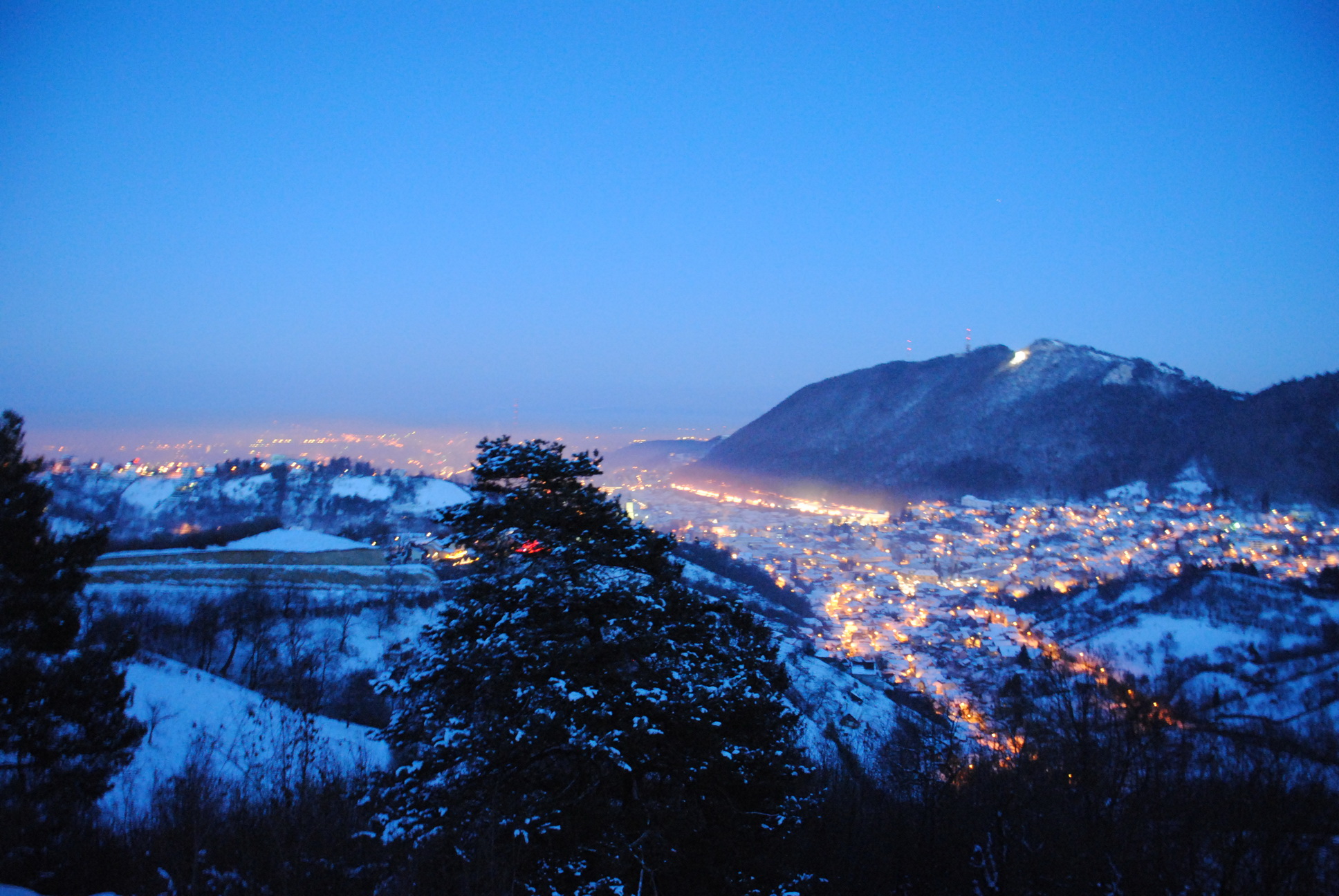 George Vintila si-a petrecut vacanta la schi, in Poiana Brasov! Uite ce frumos s-a distrat omul de radio!
