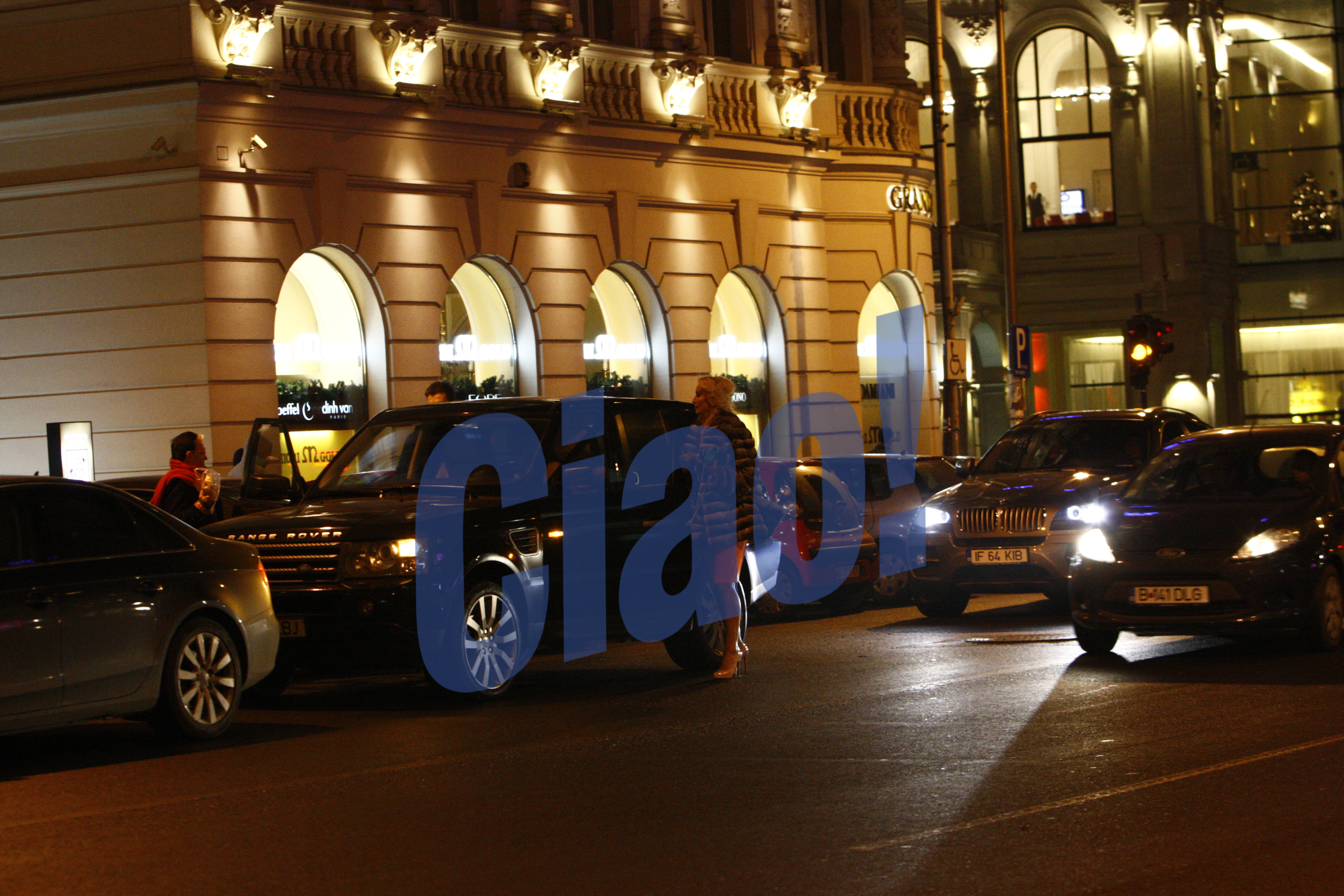 Blonda l-a luat pe varul lui Lady Gaga cu masina ei si l-a plimbat prin Bucuresti