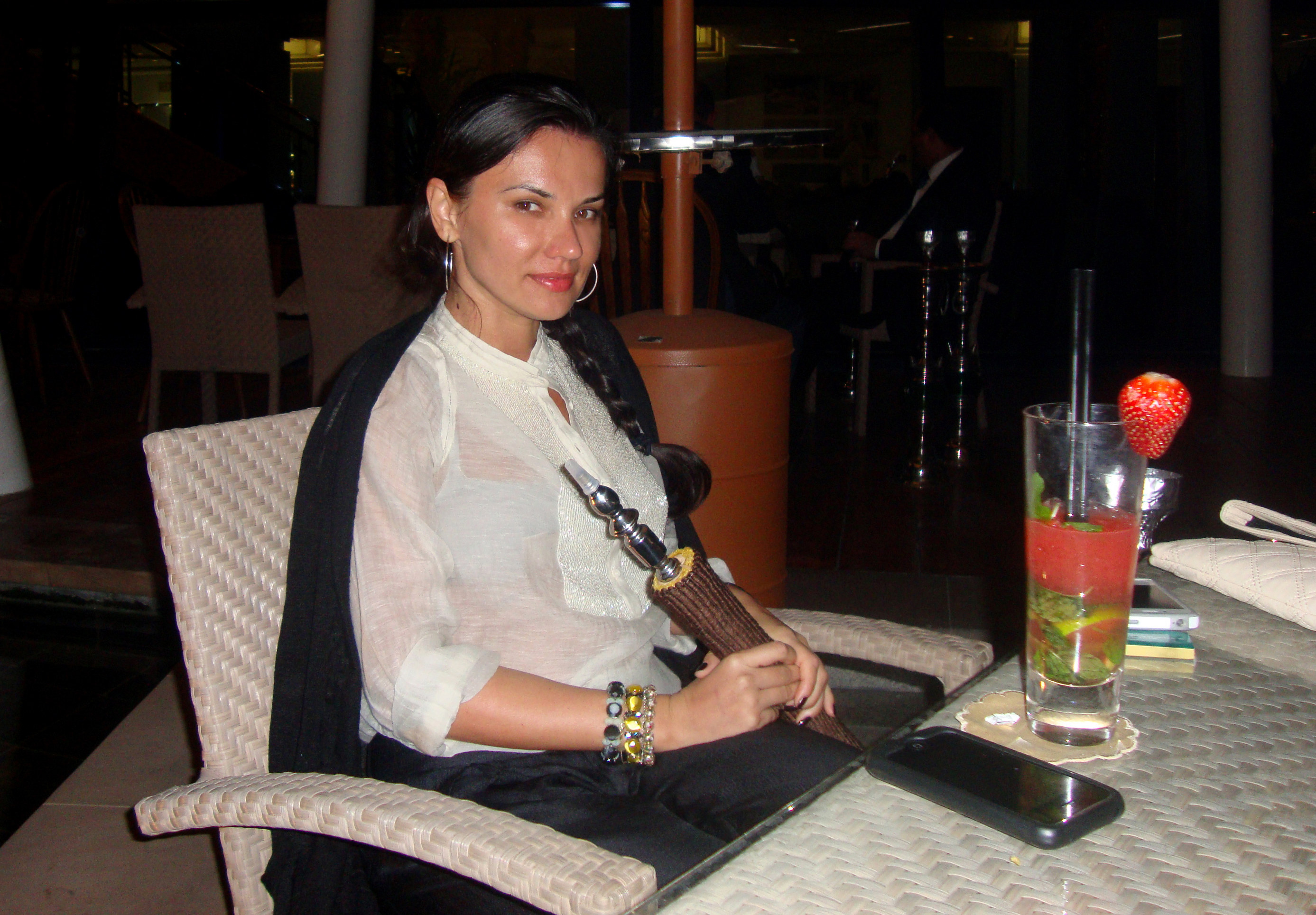 Soţia lui Bogdan Stelea, Mirela, şi-a început anul în lux! Cei doi s-au răsfăşat cu plajă şi shopping în Dubai!