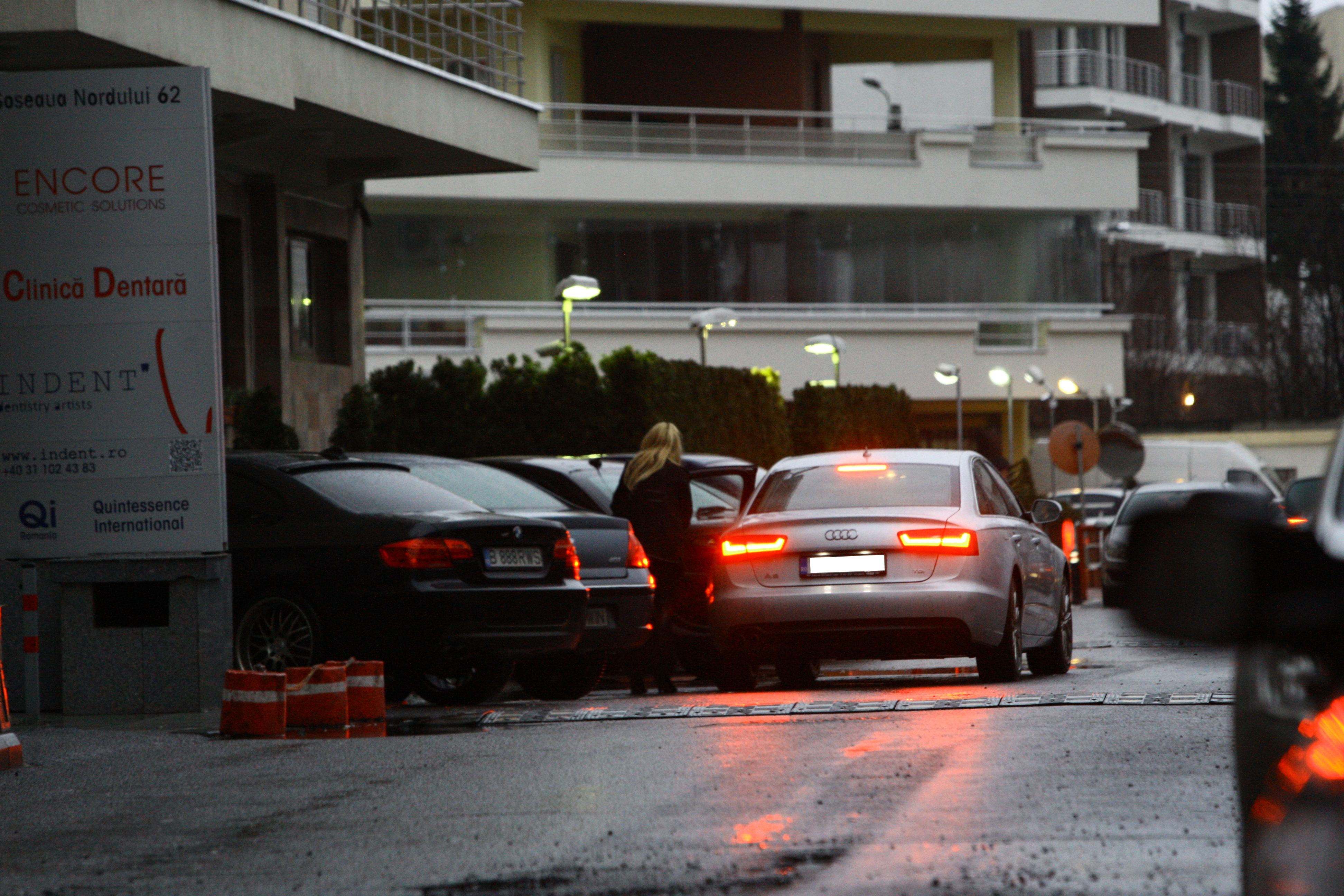 Dupa intalnire, Moni a dus-o pe Diana acasa si s-a retras catre apartamentul ei, desi de asteptat ar fi fost sa demareze catre Izvorani