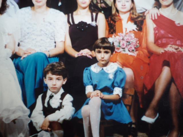 Cochet imbracata si cu parul tuns cu breton, Sexy Braileanca a fost un copil foarte frumusel