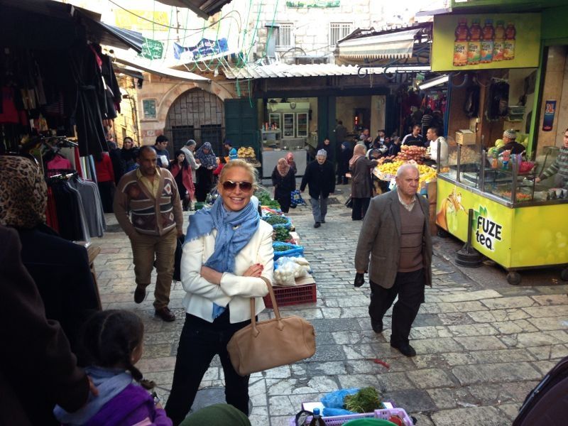 Anda si Vica s-au distrat ca fetele la cumparaturi, prin restaurante si cluburi